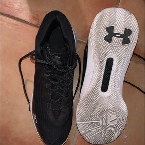 Curry 3’s basketball shoes
